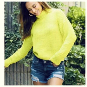 H&M DIVIDED | Yellow Soft Knit Mock Neck Sweater Size M,